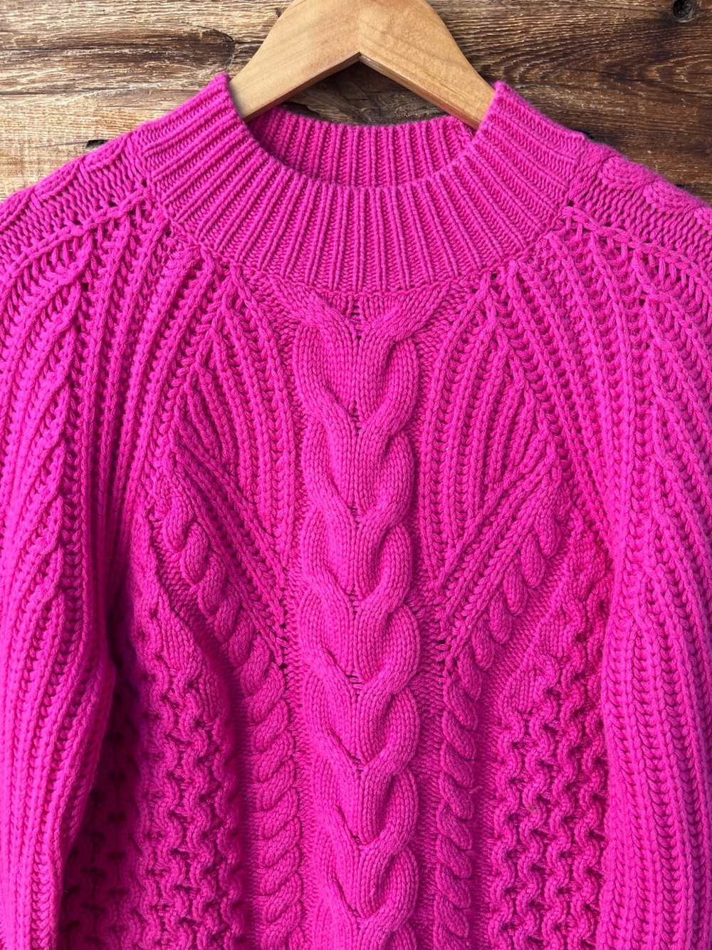 BANANA REPUBLIC | 100% Cashmere Hot Pink Cable Knit Crewneck Sweater S - Picture 2 of 3